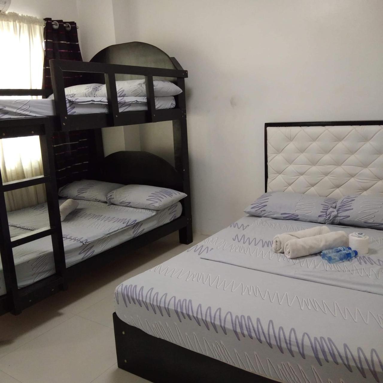 N&J Lopez Lodging House Pasay Oda fotoğraf